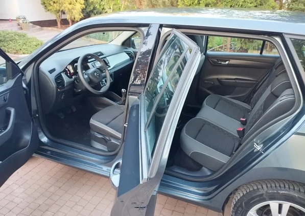 Skoda Fabia cena 29900 przebieg: 167000, rok produkcji 2020 z Brześć Kujawski małe 211